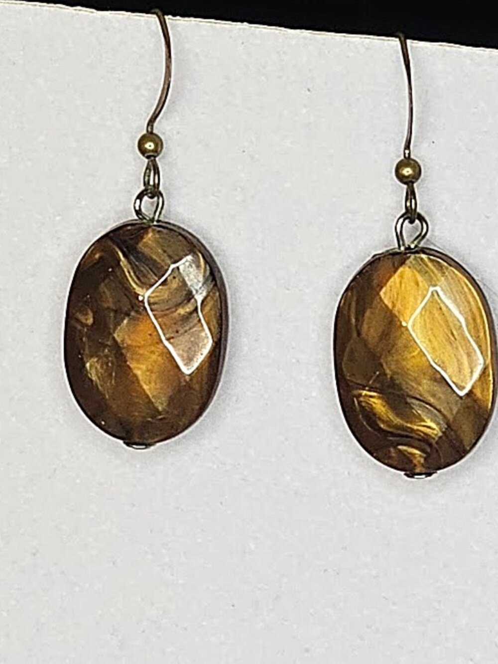 Vintage Faux Tiger’s Eye Oval Dangle Earrings – Lightweight Retro Costume